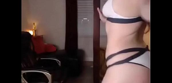  hot brunette booty jiggle spanking her ass
